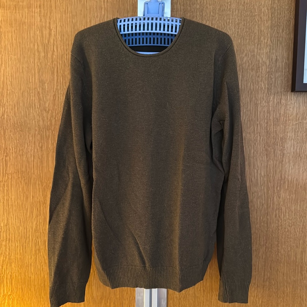 VINCE Brown roll neck